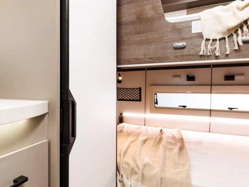 9ad7b493-73fb-42c6-8486-8b88fca70282_500