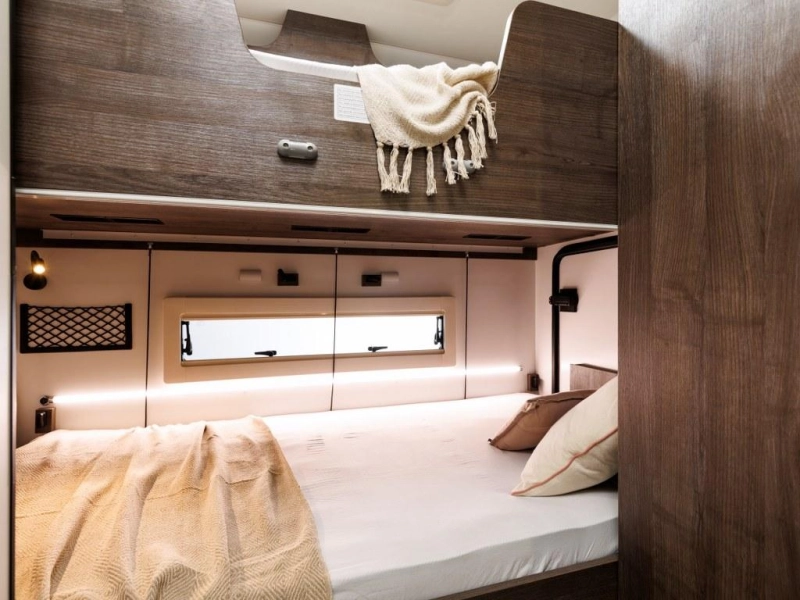 e39f7c9a-5a69-42a3-aafd-fc49a848a2f1_500